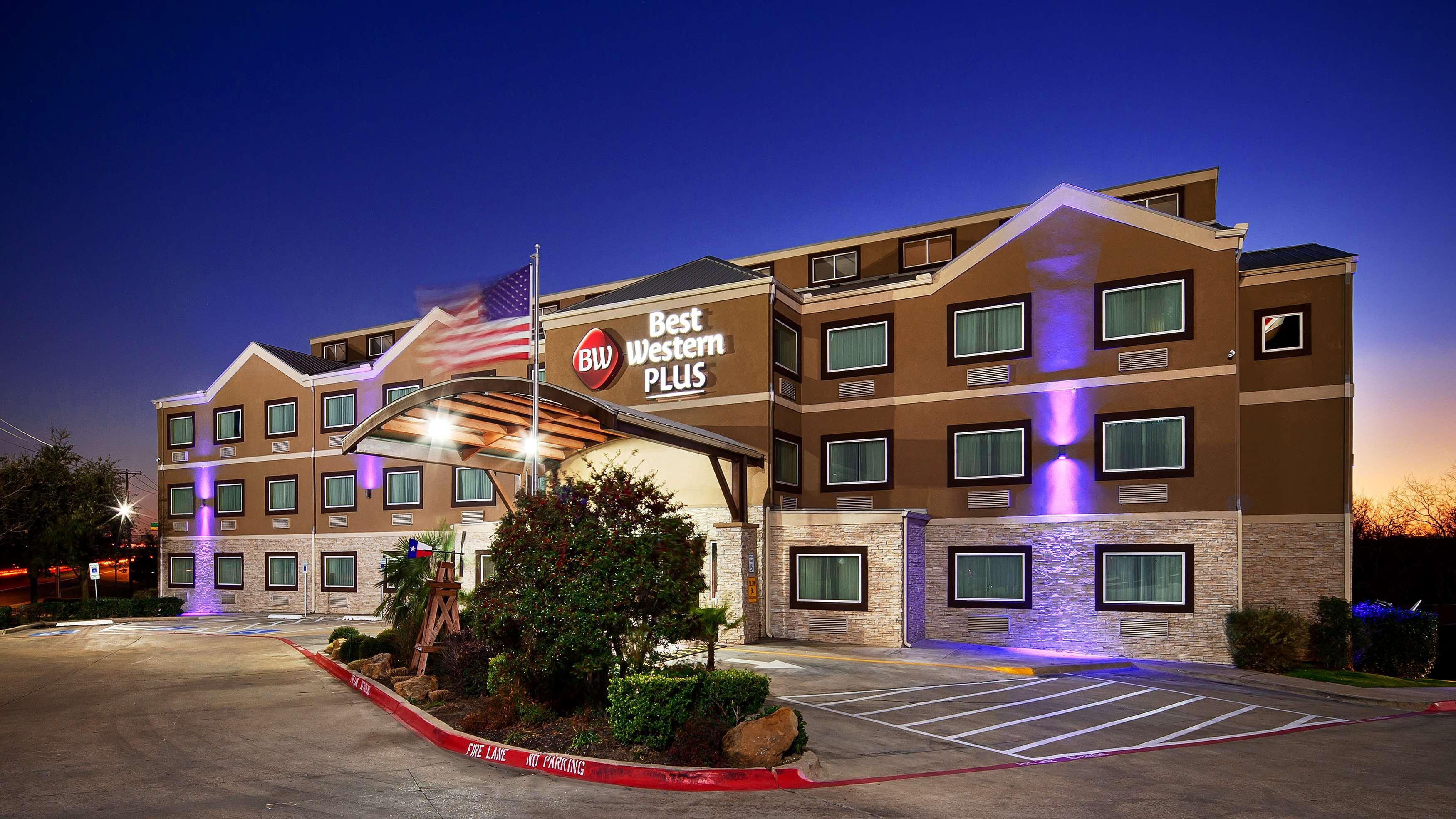 Hotel Western Arlington North & Grand Prairie
